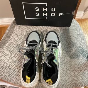 Shu Shop Brand New Simone-94 Black/Grey